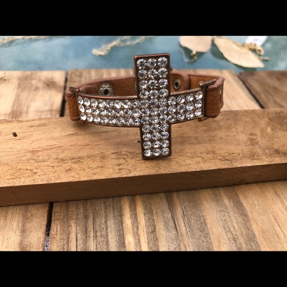 Jewelry - Cross bracelet